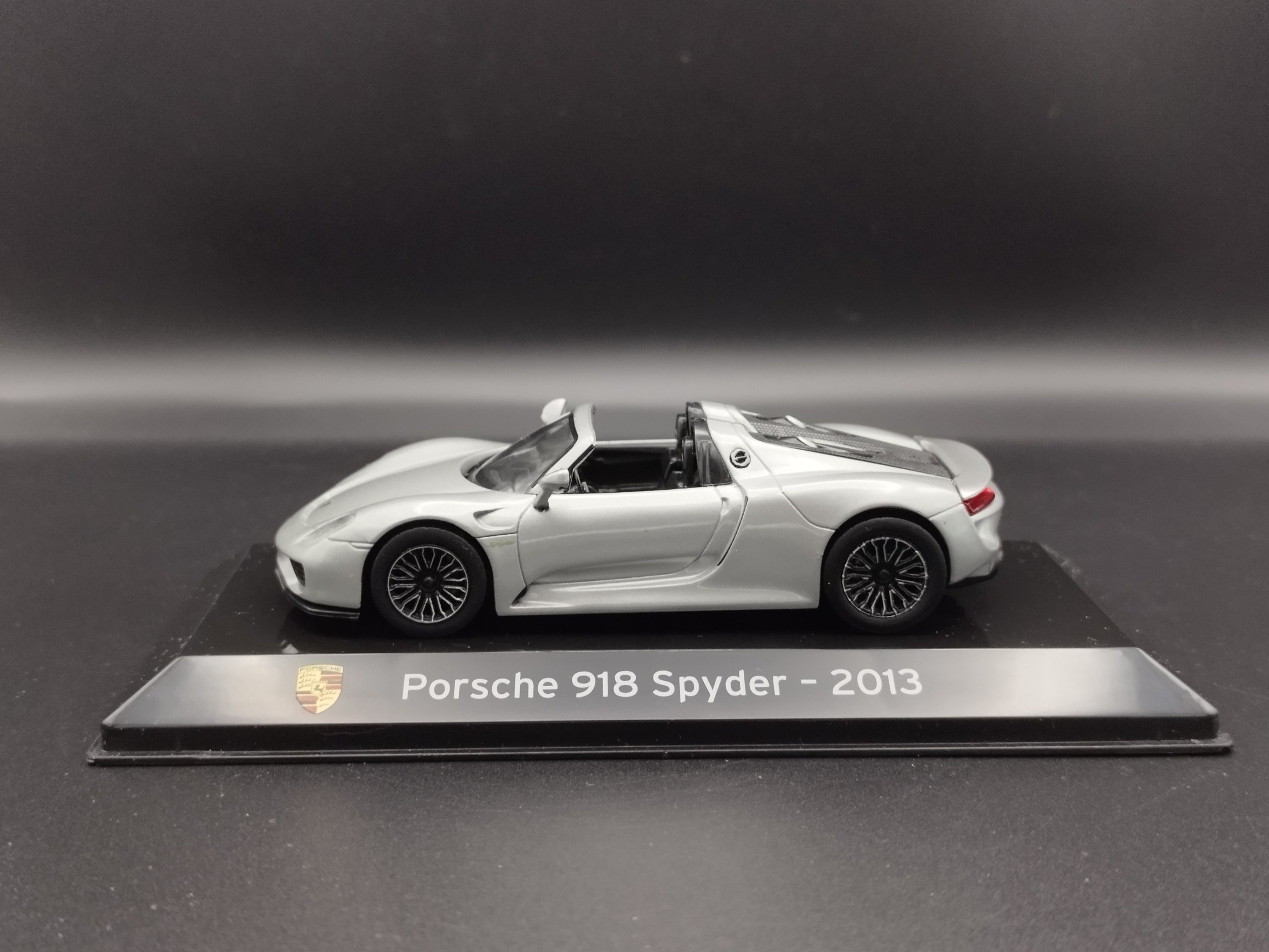 1:43 Altaya 2013 Porsche 918 Spyder model uzywany