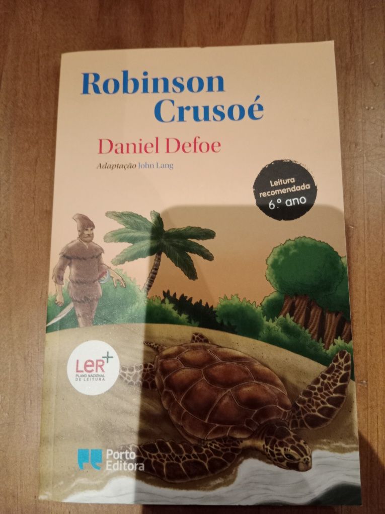 Livro "Robinson Crusoé" de Daniel Defoe