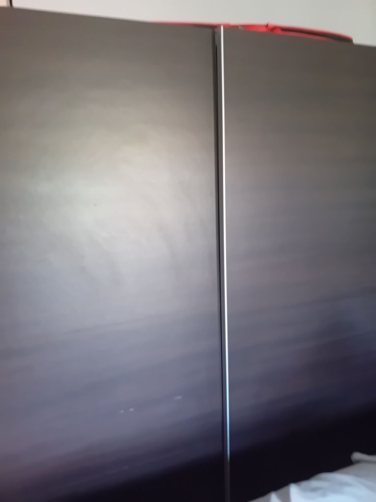 Guarda fatos com pouco uso motivo mudança de casa