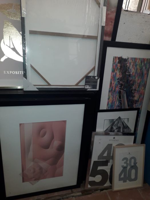 Quadros molduras e espelhos variados