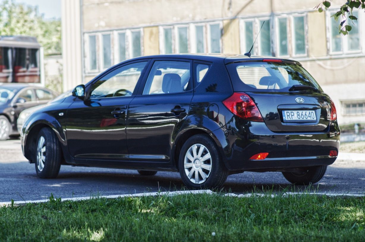 Kia Ceed 1.6 benzyna 122km , dobrze wyposażona.