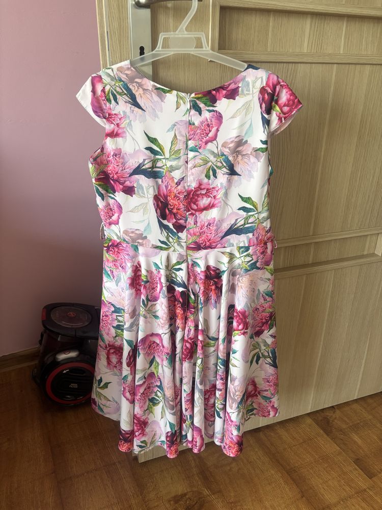 Elegancka sukienka