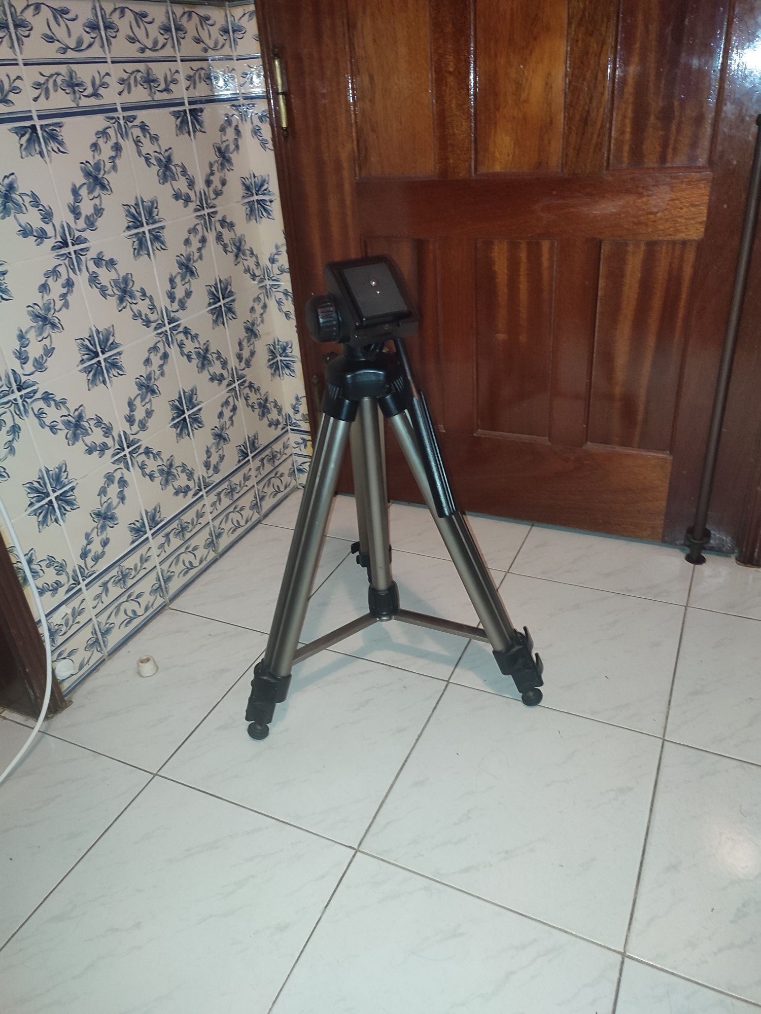 Tripé com cabeça Unomat SVA 60