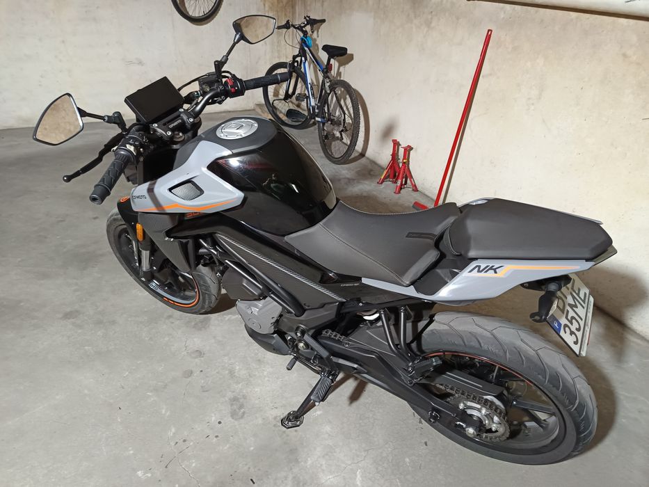 CFMOTO 300NK como nova