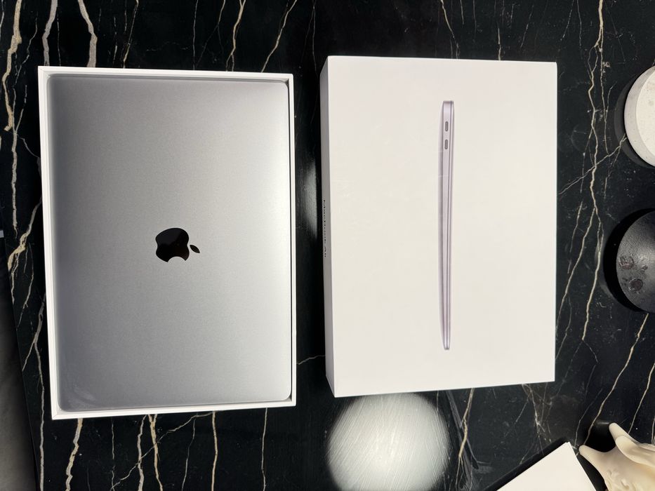 MacBook Air 13” з процесором M1, 8GB RAM і 256GB SSD