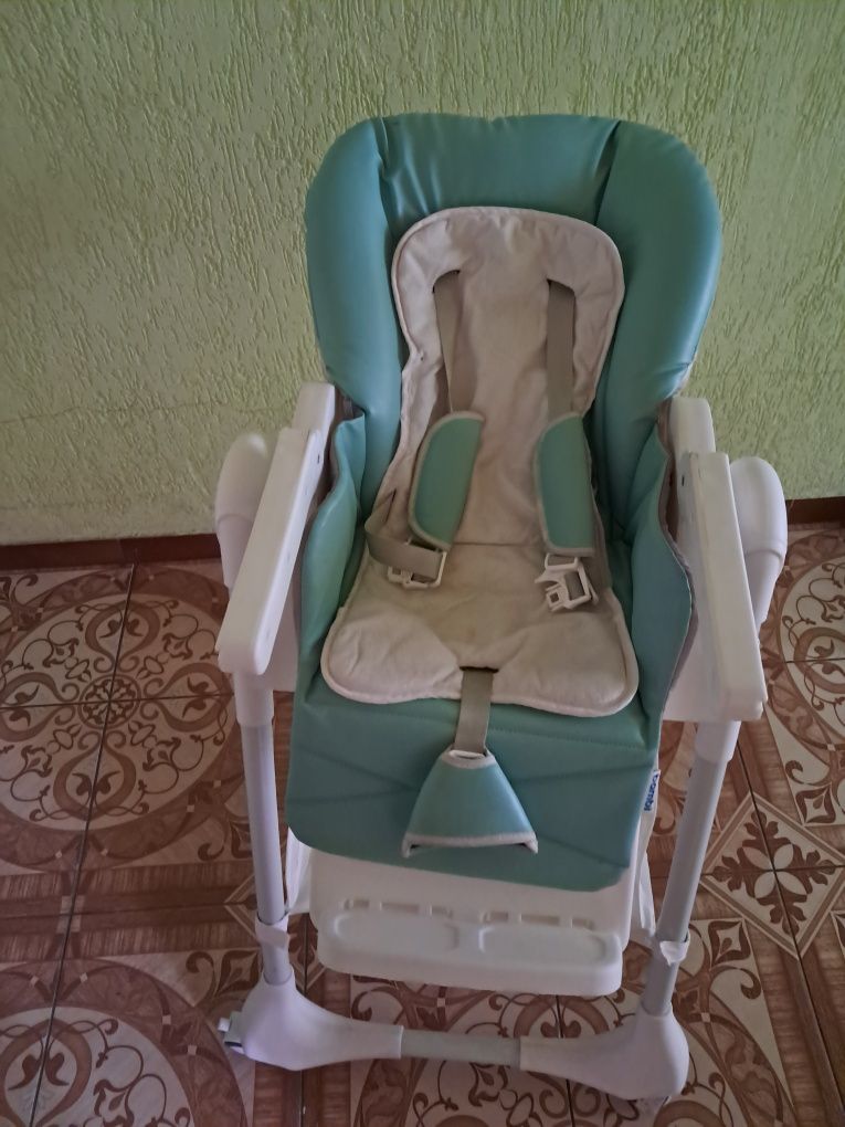 Дитячий годувальний столик