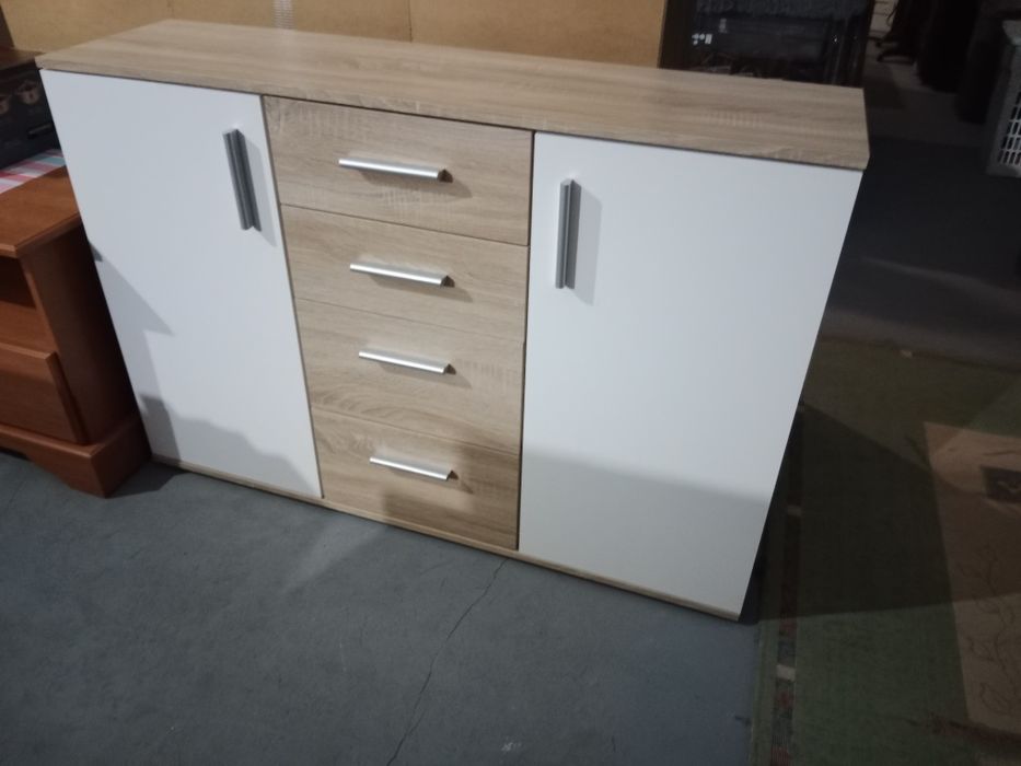 Komoda w kolorze dąb stan idealny !!!