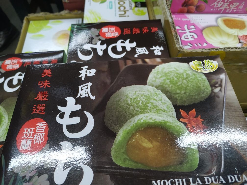 Мочі mochi японський десерт  лічі і диня