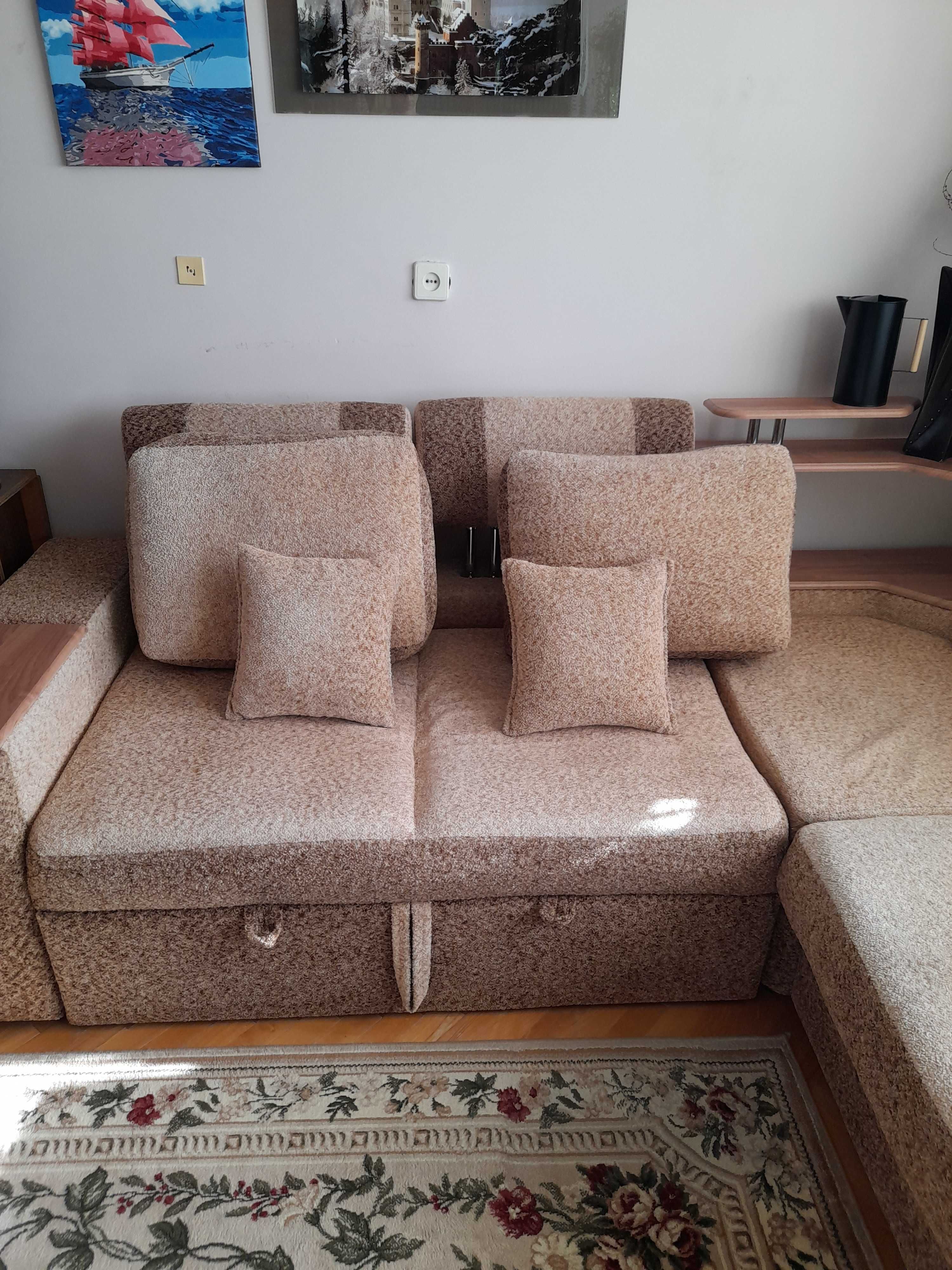 Продам б.у. розкладний кутовий диван