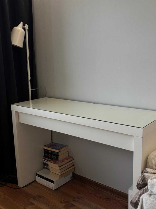 Ikea Malm - toaletka/biurko.
