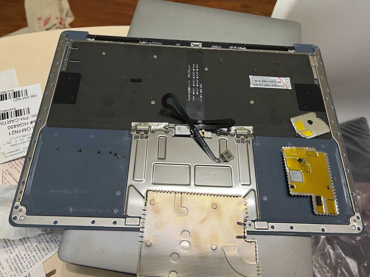 Microsoft Surface Laptop Дисплей материнка батарея корпус