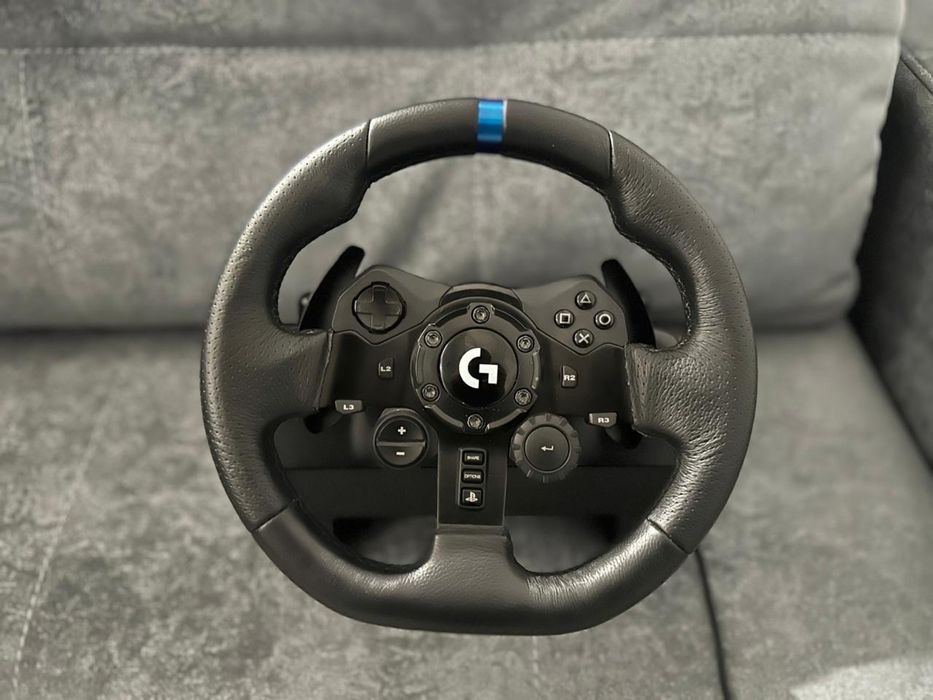 Ігрове кермо та педалі Logitech G923