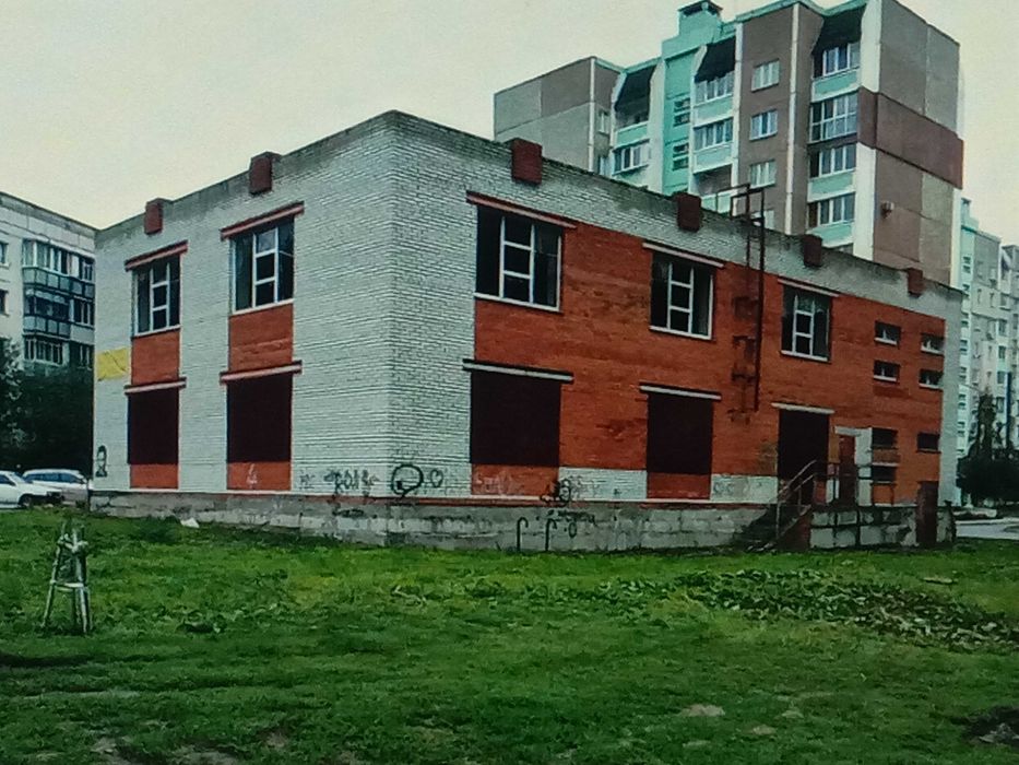 Продам окрему 2х поверхову будівлю в р-ні Льотна