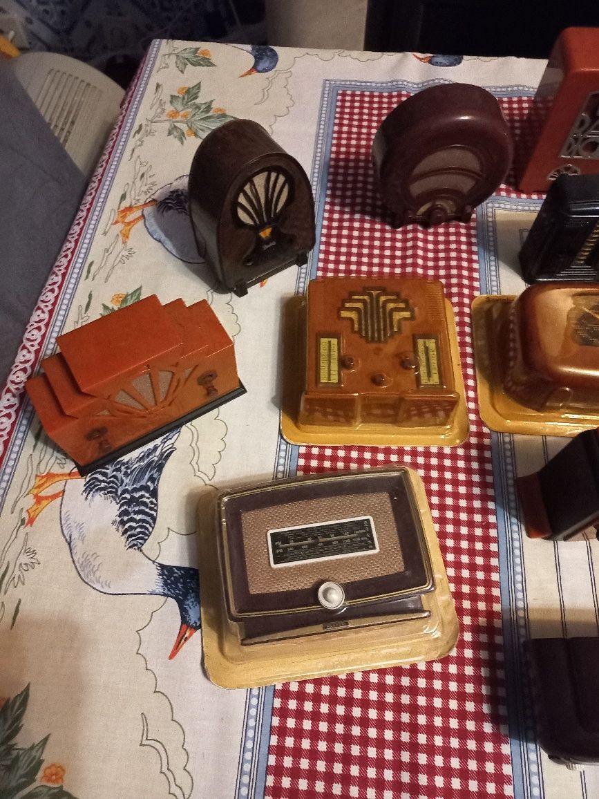 Coleção de mini radios ,todos a funcionar