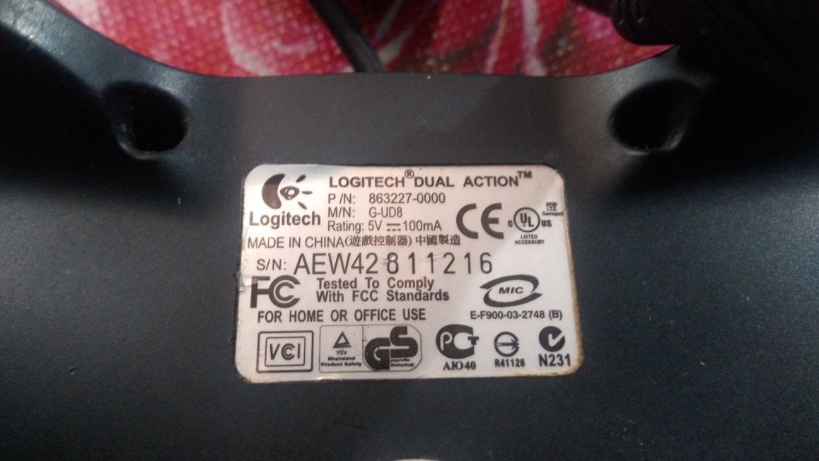 Геймпад Logitech Dual Action