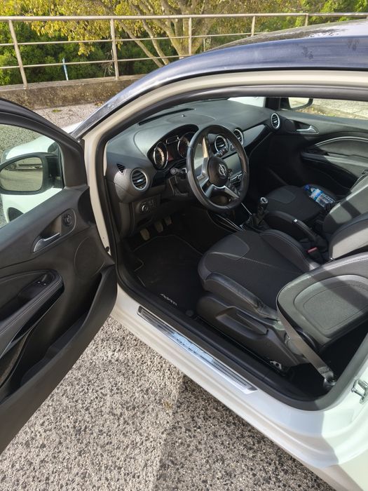 Vende- se Opel Adam