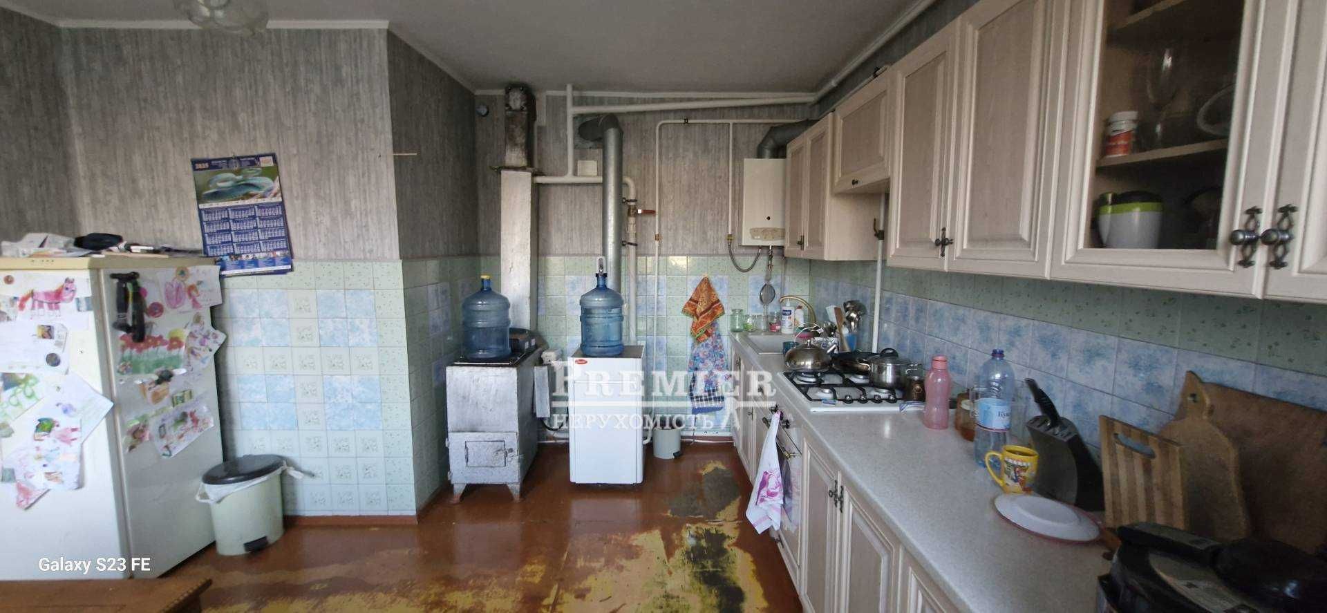У продажу 2 поверх. будинок в центрі с. Молодіжне.