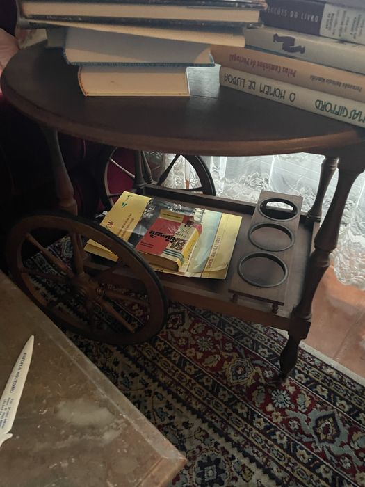 Mesa de chá em madeira estilo antigo