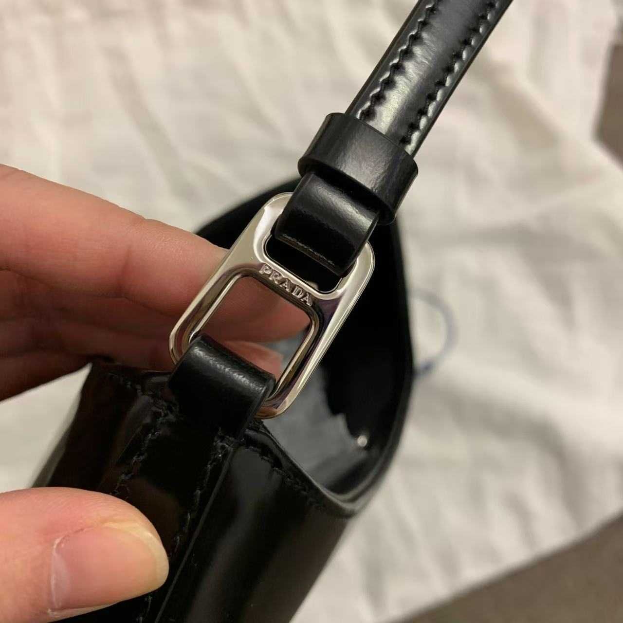 Bolsa de couro Prada, de ombro e mão