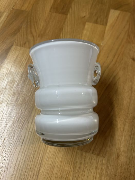 Wazon z uszkami HS Tarnowiec. Jerzy Słuczan-Orkusz. Stare szkło PRL