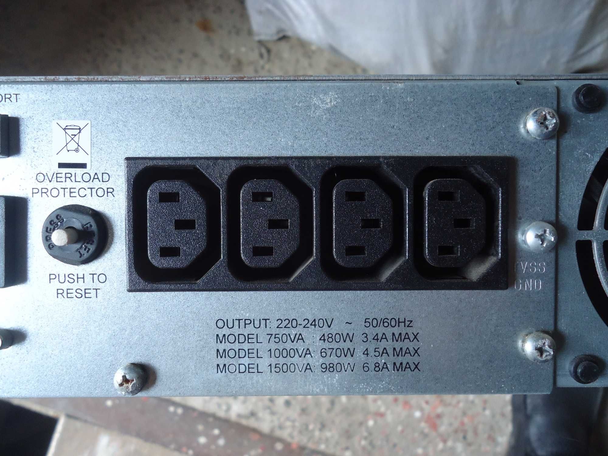 APC Smart-UPS SU1500