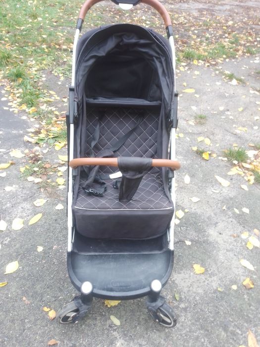 Продам дитячу прогулочну коляску.