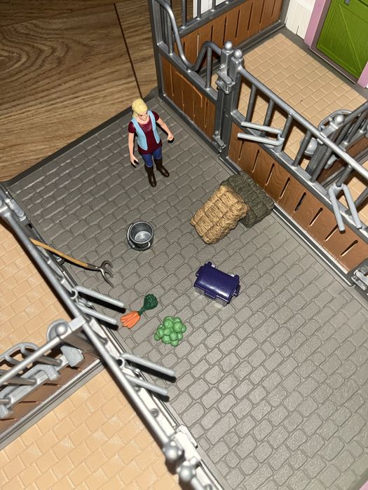 Schleich 42344 stadnina jeździecka