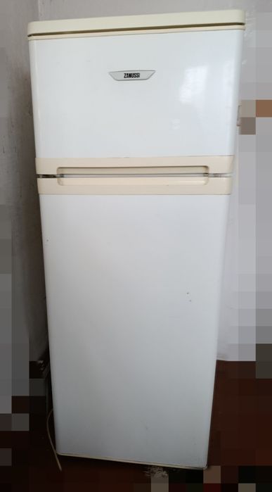 Lodówka zamrażarka Zanussi 140 cm x 55 cm lodówko-zamrażarka biała PRL