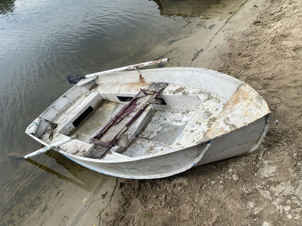 Язь-320 лодка з веслами