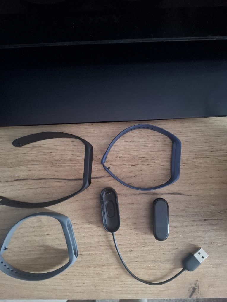Mi Band 4 z ładowarką