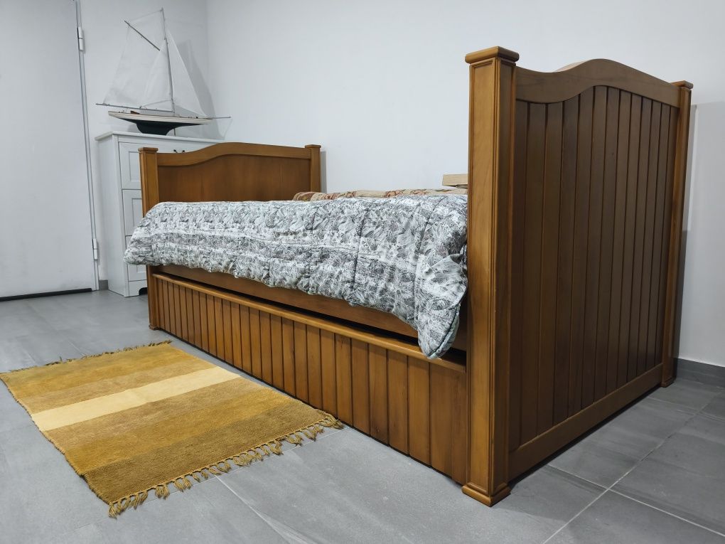 Cama de solteiro com gaveta e 2 colchões
