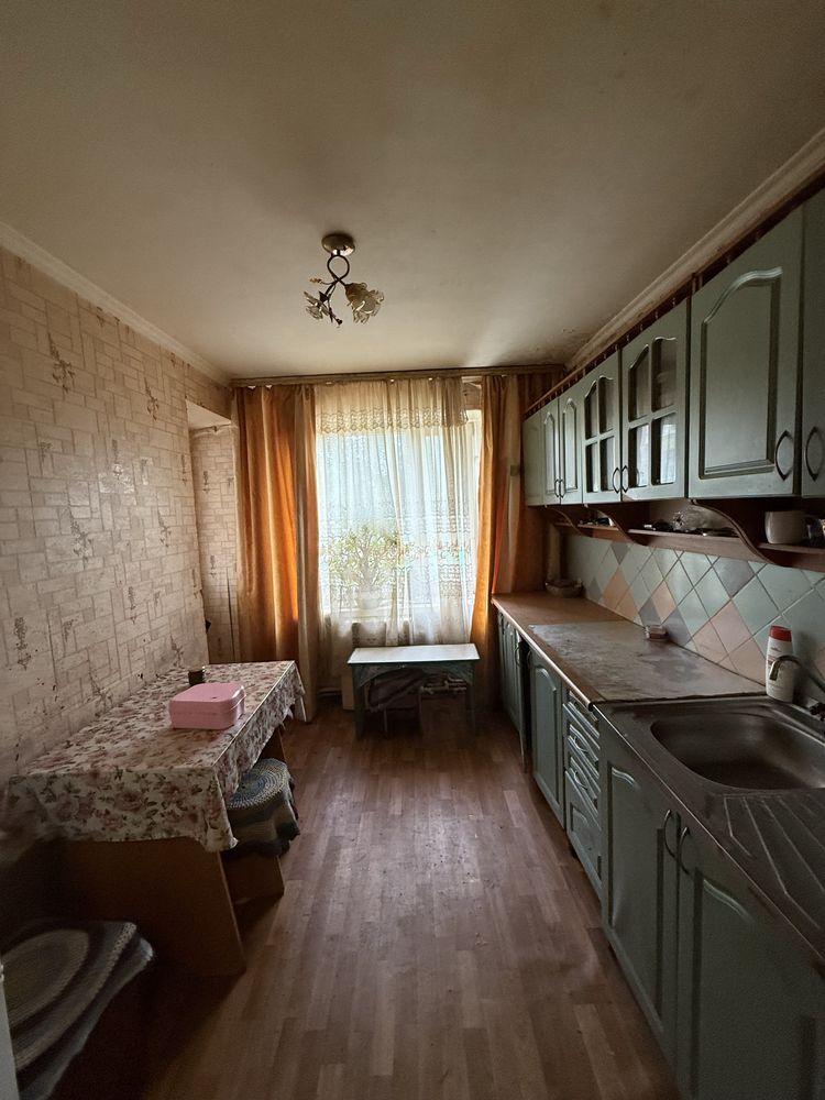Продам 3 кімн. Квартиру в Обухові, вул. Киівська 31,,