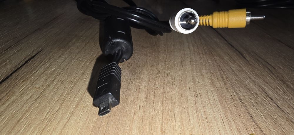 Kabel przyłącze wtyk  mini USB na 2 x wtyk RCA CHINCH
