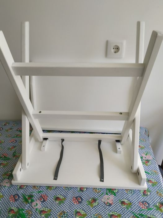 Mesa de apoio/pequena secretária articulada  IKEA