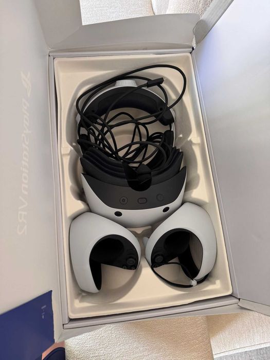 PS5 VR headset in perfect condition. It has only been used twice
