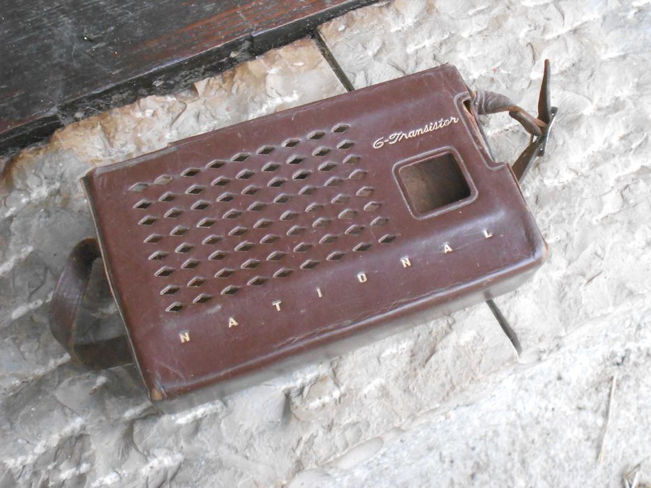 Capa pele radio transistor antigo National Matsushita