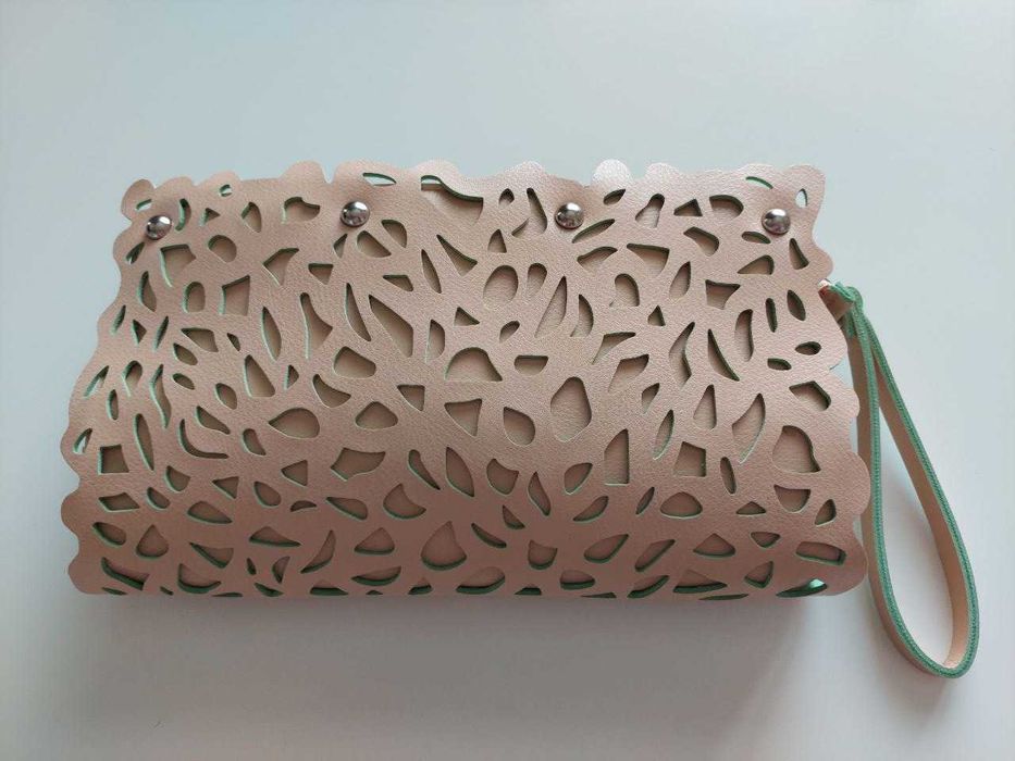 Клатч с перфорацией.