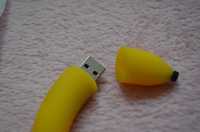 Продам флеш накопичувач на 64гб в формі банана, cтильні.