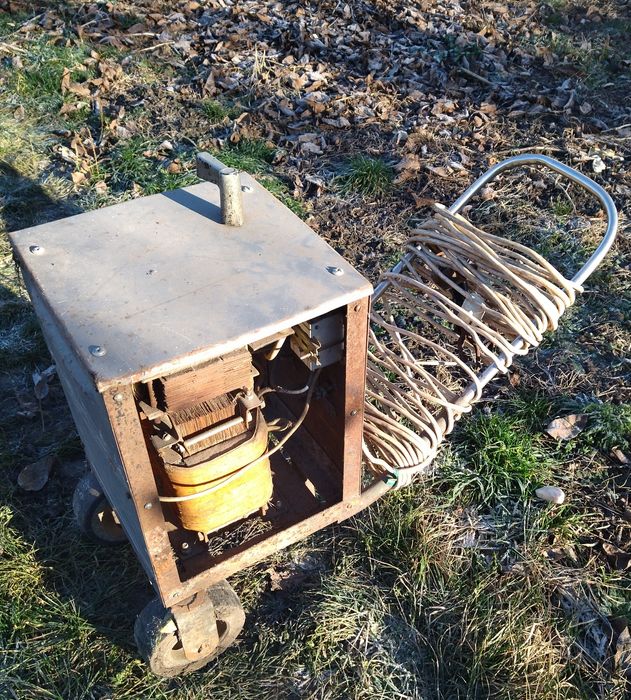 Електрозварювальний  апарат перемінного струму.