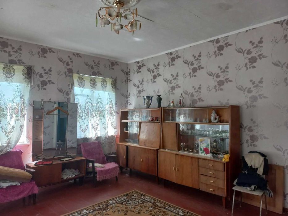 Продаж добротного будинку із земельною ділянкою в с. Шевченкове