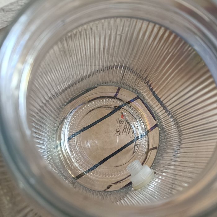 Słoiki z kranikiem 2 sztuki na podstawie