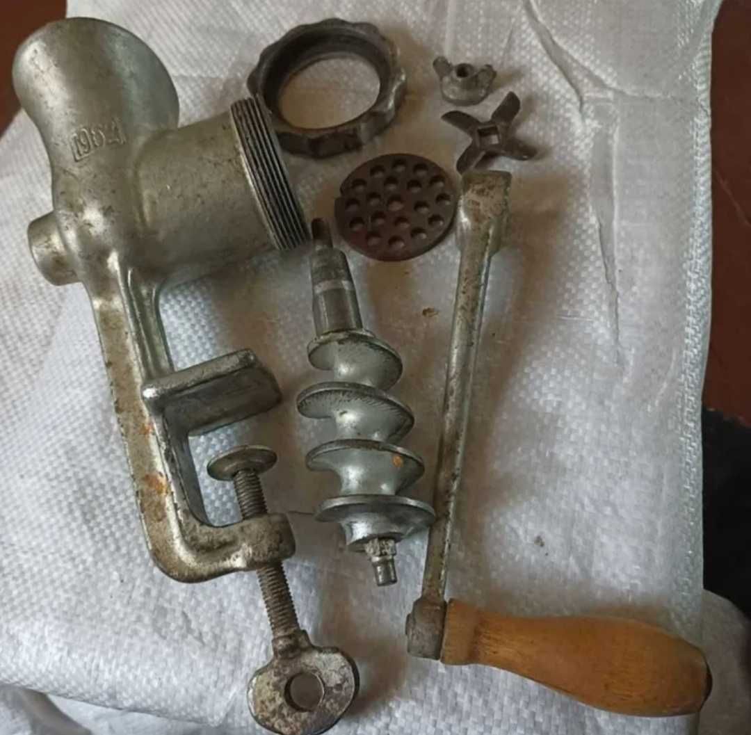 Мясорубка чугунная СССР