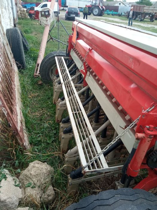 Зернова сівалка Tume