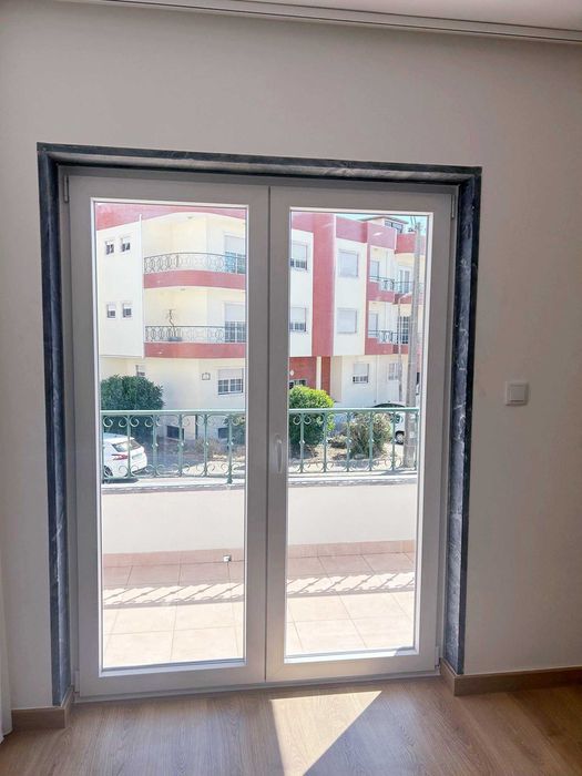 Montagem e reparações Janelas, estores, portas