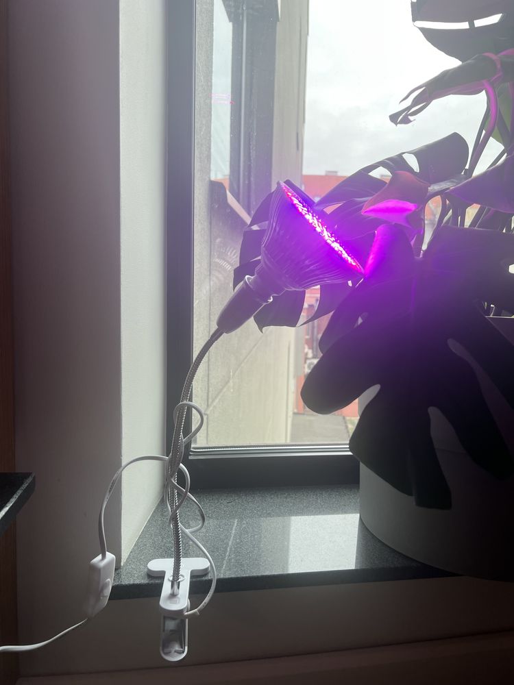 Lampa LED do doświetlania roślin i kwiatów