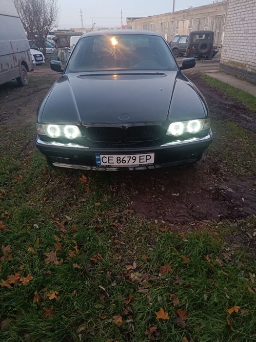 750i bmwe 38 під відновлення
