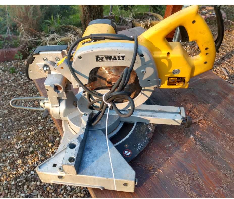 ukośnica piła ukośna DEWALT DW 707