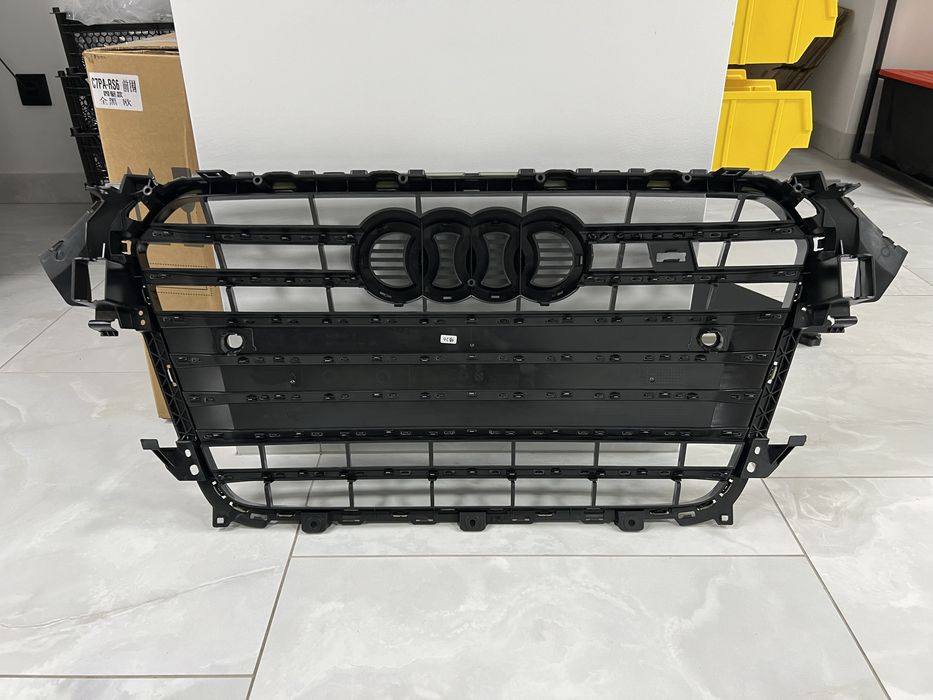 Решітка радіатора Audi A4 B8 в стилі S S4 Решетка передняя Ауди черная