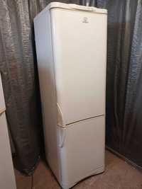 Продам   двухкамерний холодильник Индезит