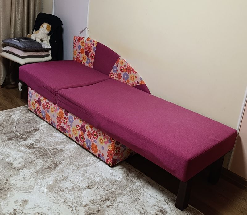 Диван дитячий, б/у хороший стан